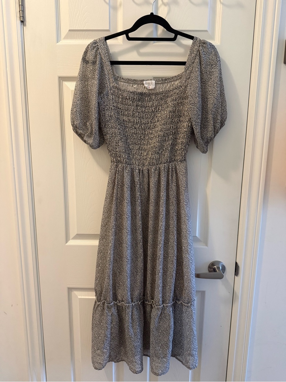 Women’s Smocked Midi Dress – Puff Sleeve
